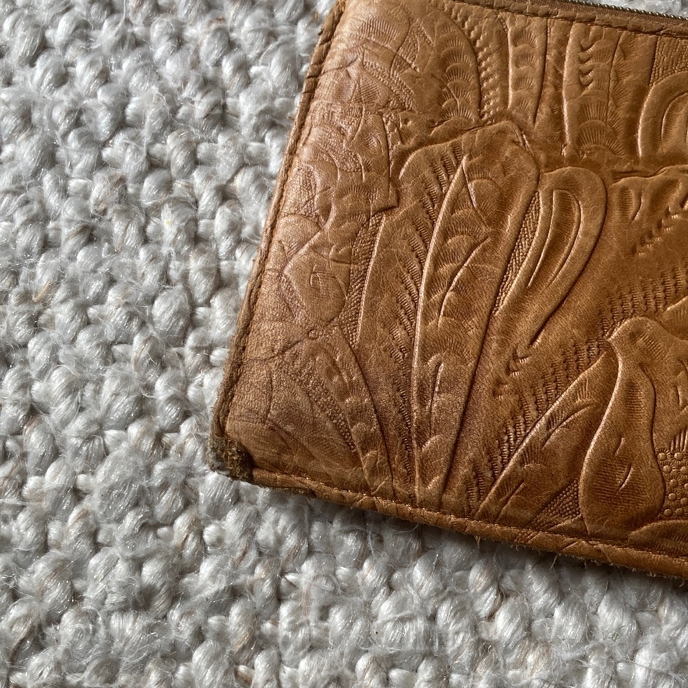 American Leather Co. Tan Embossed Leather Zip Wallet - Picture 7 of 10